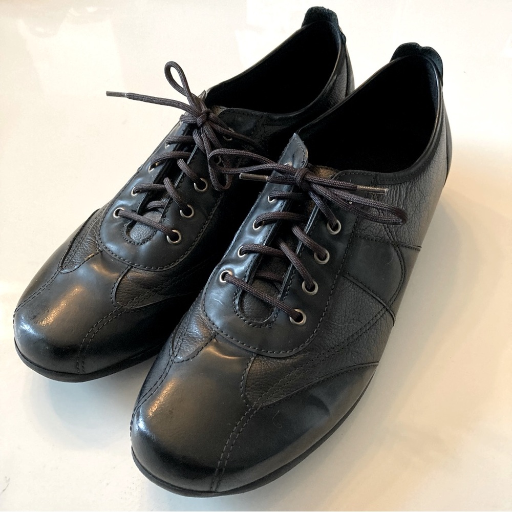 Munro Shock Absorbing Sneaker